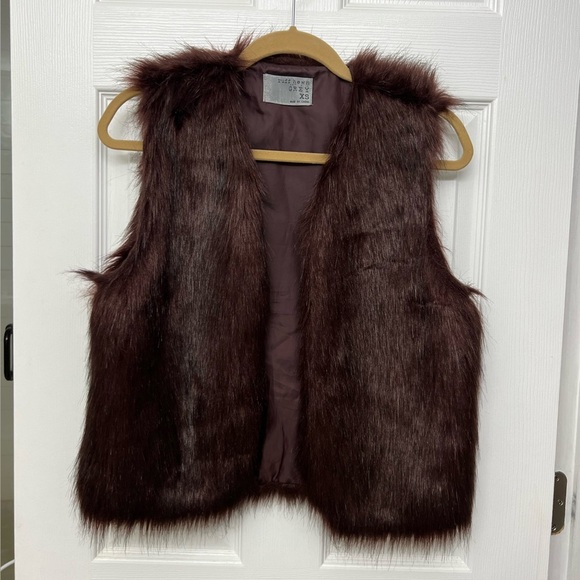 Ruff Hewn Jackets & Blazers - Like new! Ruff Hewn Faux-fur (deep burgundy) Vest